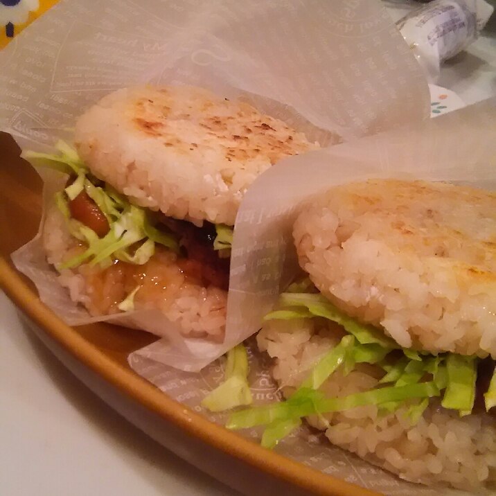 缶詰めで簡単☆照り焼きライスバーガー